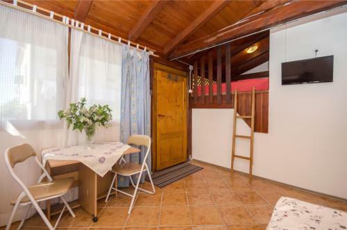 Apartments Kres�imir