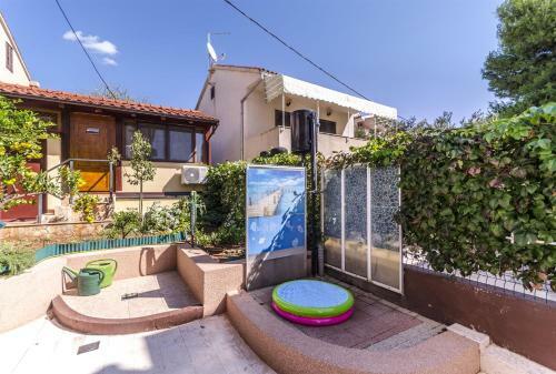 Apartments Kres�imir