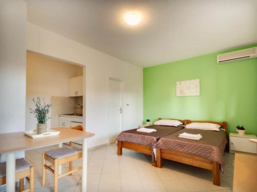 Apartments Zizic