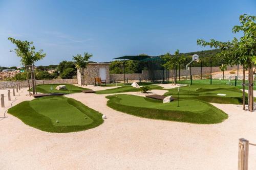Villa With Pool And Tenniscourt