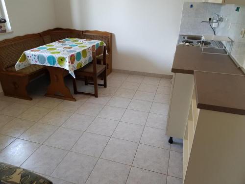 Apartment Stara Novalja 13938a