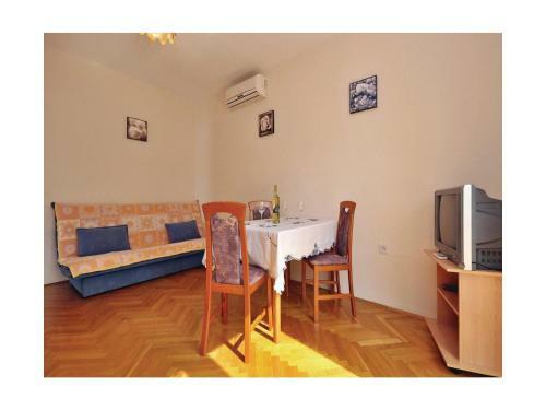 Apartment Stara Novalja IV