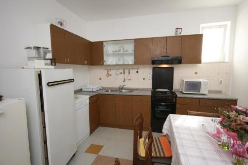 Apartment Stara Novalja 6301a