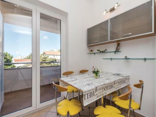 Three-bedroom Apartment In Stara Novalja