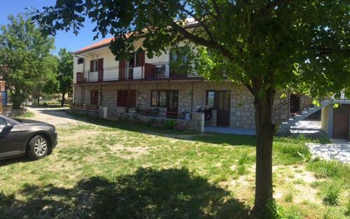 Hostal Apartments Bili