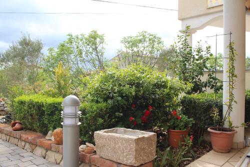 Apartment In Starigrad-paklenica 6786