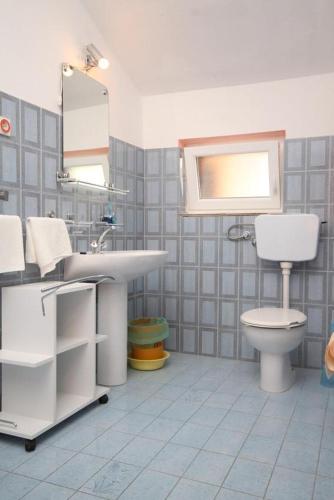 Apartments And Rooms With Parking Space Starigrad (paklenica) - 6594