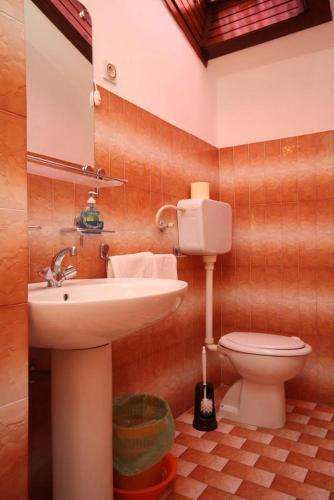 Apartments And Rooms With Parking Space Starigrad (paklenica) - 6594