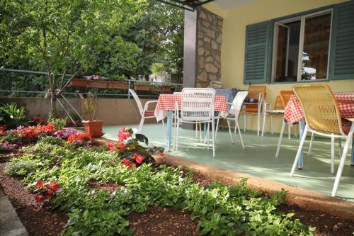 Apartments And Rooms With Parking Space Starigrad (paklenica) - 6594