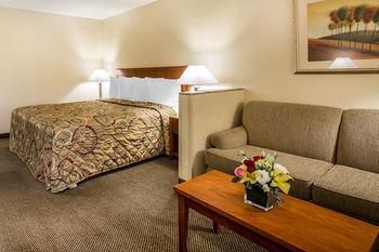 Hotel Rodeway Inn & Suites