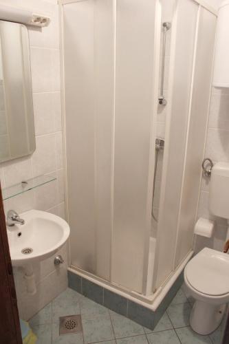 Apartment In Starigrad-paklenica 6785