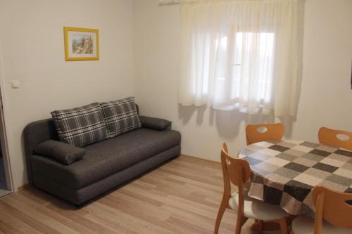 Apartment In Starigrad-paklenica 6785