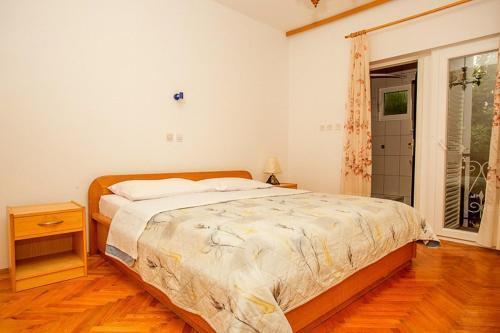 Apartment In Starigrad-paklenica 6770