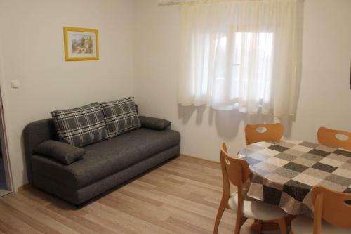 Apartment In Starigrad-paklenica 6784