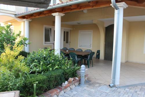 Apartment In Starigrad-paklenica 6784