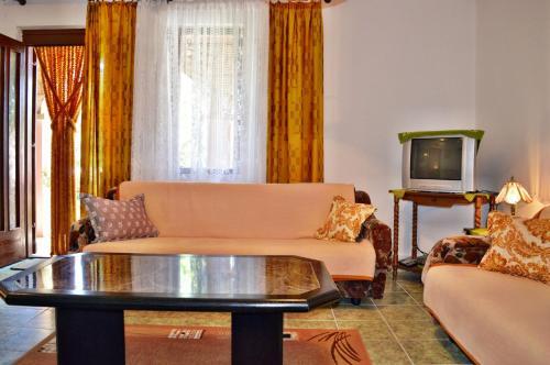 Apartments Savarin 550