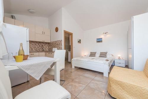 Apartamento Holiday Home In Starigrad-paklenica 26762