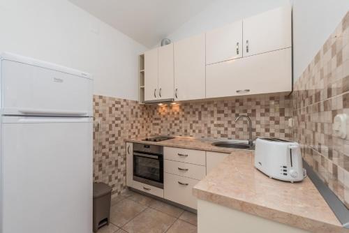 Apartamento Holiday Home In Starigrad-paklenica 26762