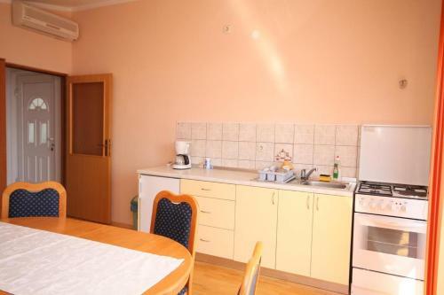 Apartments With A Parking Space Starigrad (paklenica) - 6563