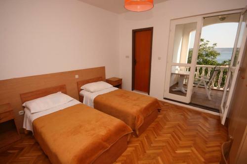 Apartments With A Parking Space Starigrad (paklenica) - 6563