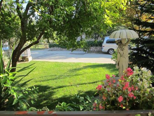 Hostal Triple Room Starigrad 11452g