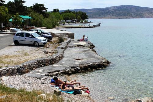 Hostal Triple Room Starigrad 11452g