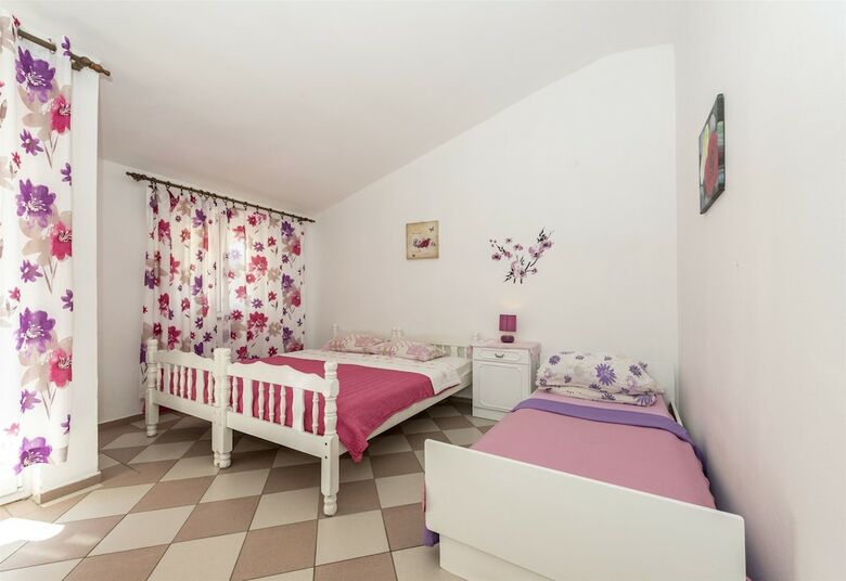 Hostal Apartments And Rooms Dragica