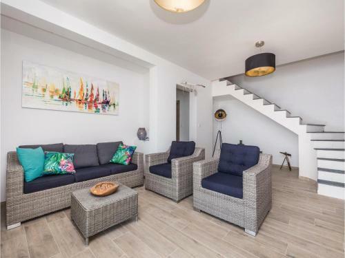 Four-bedroom Holiday Home In Josinovac