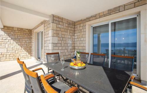 Four-bedroom Holiday Home In Josinovac