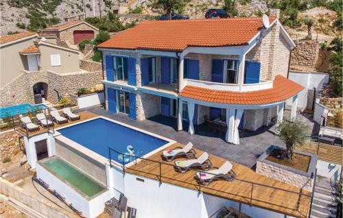 Four-bedroom Holiday Home In Josinovac