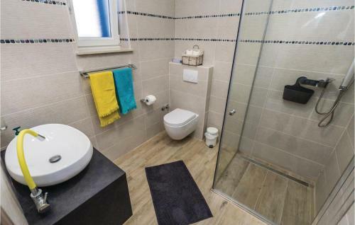 Four-bedroom Holiday Home In Josinovac