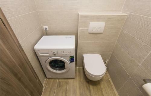 Four-bedroom Holiday Home In Josinovac