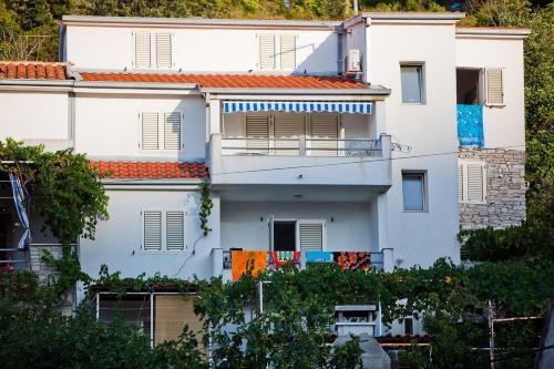 Apartments By The Sea Stomorska (solta) - 14960