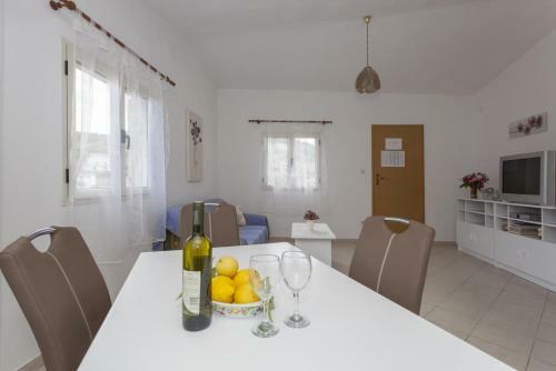 Apartments By The Sea Stomorska (solta) - 14960