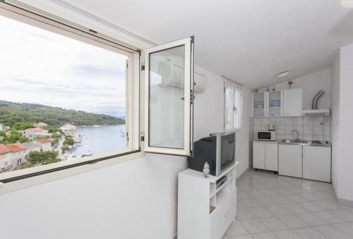 Apartments By The Sea Stomorska (solta) - 14960