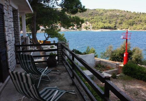 Apartments By The Sea Stomorska (solta) - 5190