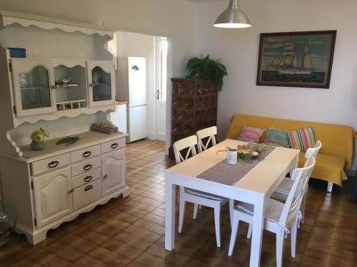Apartments By The Sea Stomorska (solta) - 5190