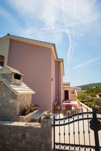 Apartment Necujam 13726d