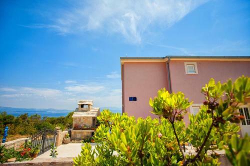 Apartment Necujam 13726c
