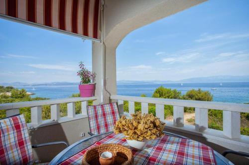 Apartments By The Sea Necujam (solta) - 13726