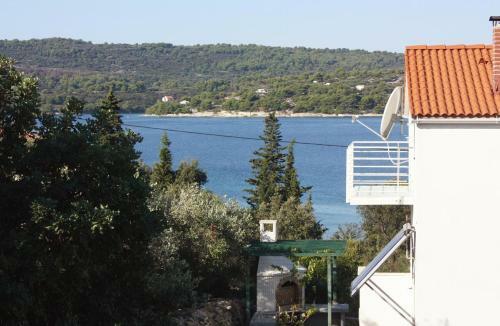 Apartment Necujam 5208b