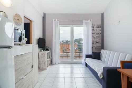 Apartments With A Parking Space Necujam (solta) - 5178