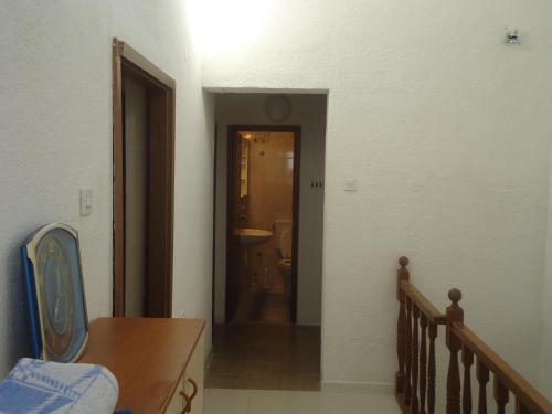 Apartments With A Parking Space Gornje Selo (solta) - 14009