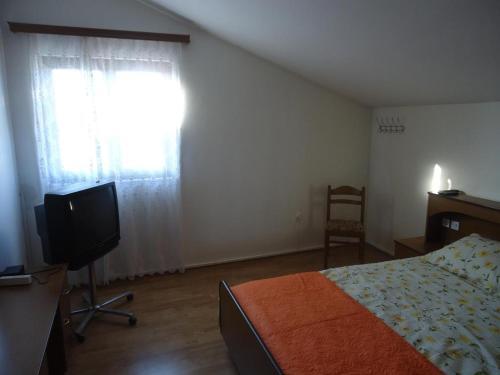 Apartments With A Parking Space Gornje Selo (solta) - 14009