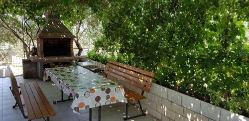 Apartments With A Parking Space Gornje Selo (solta) - 14009