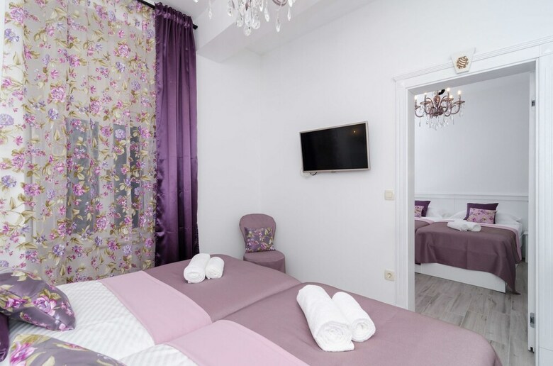 Hostal Rooms Sorgo Palace
