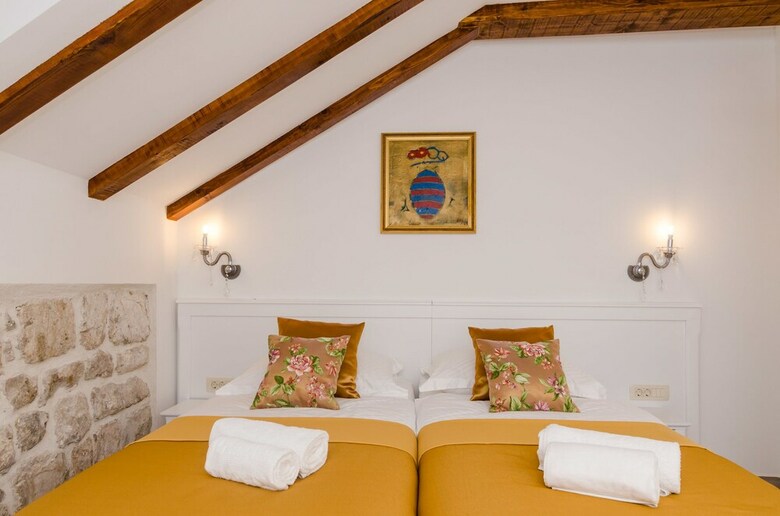 Hostal Rooms Sorgo Palace