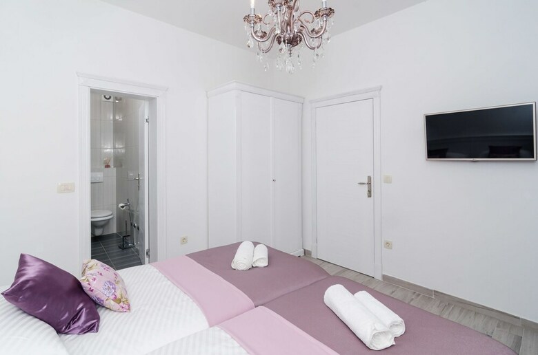 Hostal Rooms Sorgo Palace