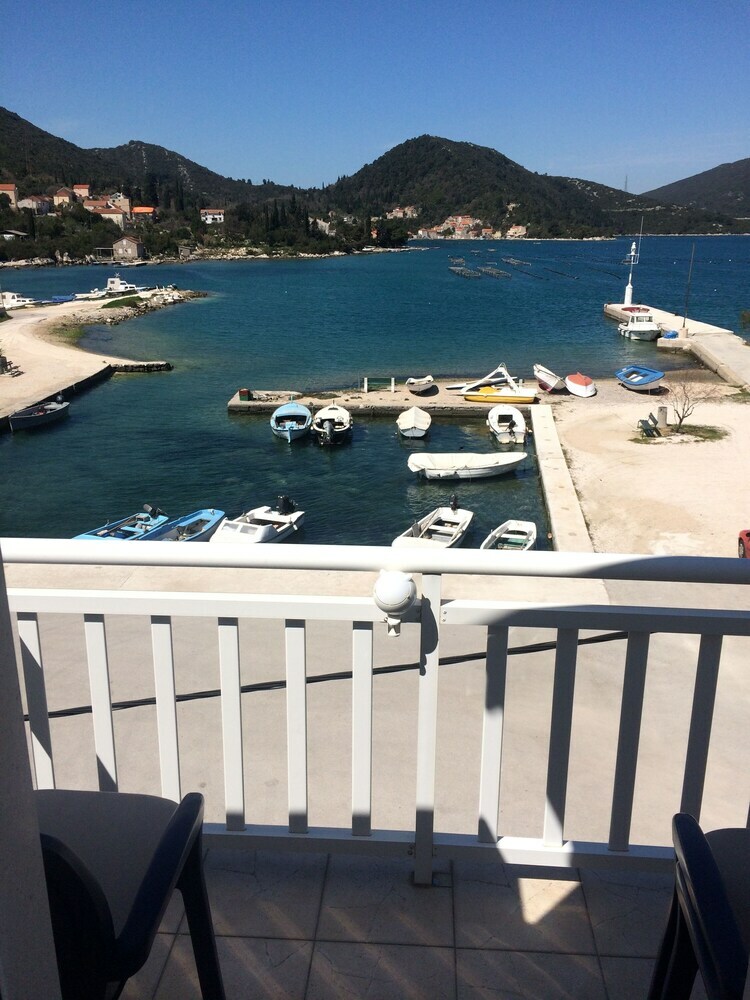 Hostal Villa Menalo