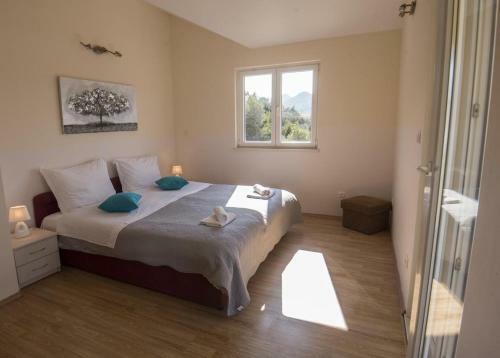 Apartments With A Swimming Pool Ston (peljesac) - 10208